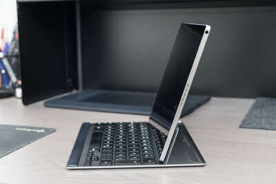 Google Pixel C Tablet Review - ein Tablet als Laptop Ersatz? pixel-c-side.jpg